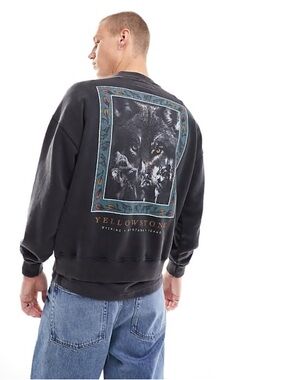 Abercrombie Black Yellowstone Wolf Crewneck